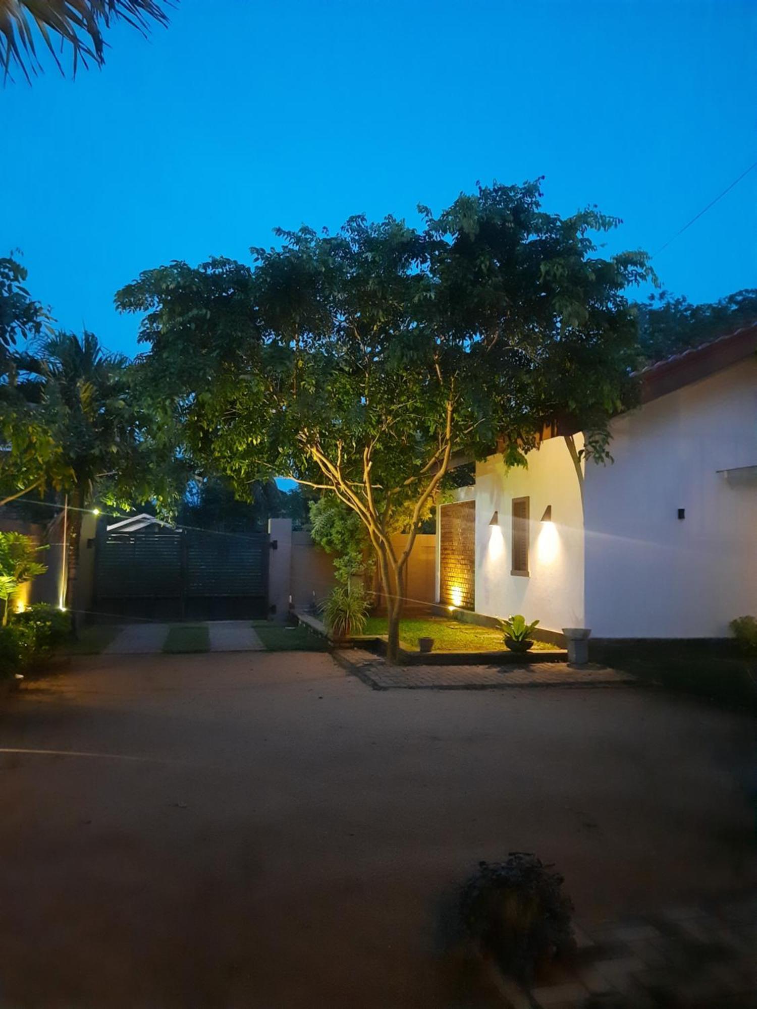 Villa A50 Negombo Eksteriør billede