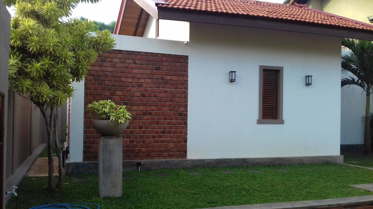 Villa A50 Negombo Eksteriør billede